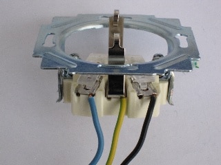 Conexión de un enchufe doble – instrucciones de instalación