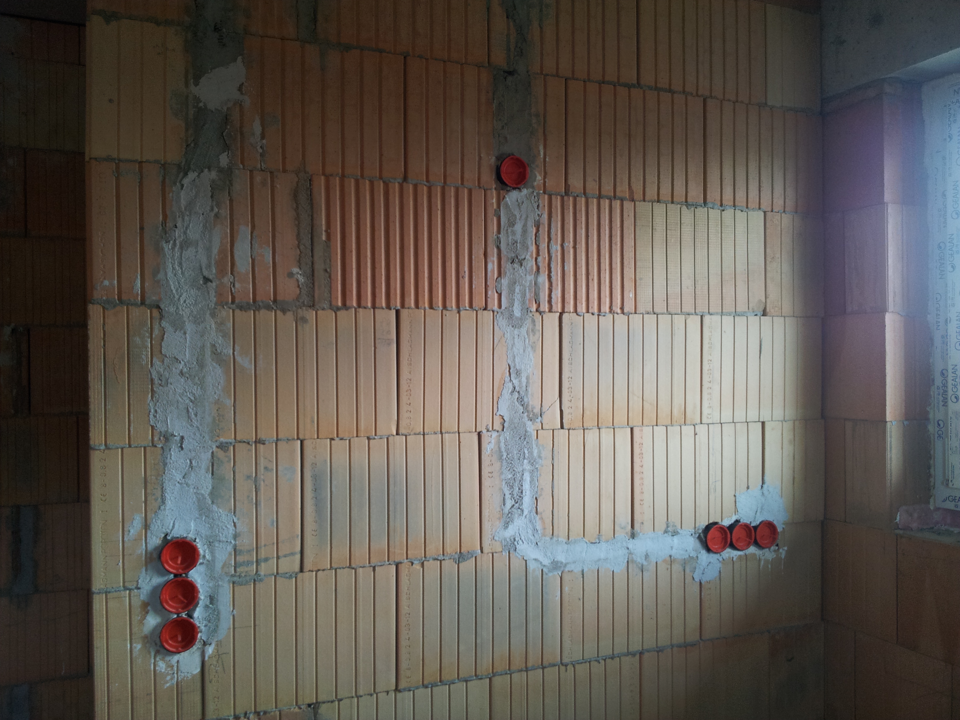 Esto hace que la colocación de ranuras sea un juego de niños (perseguidor de paredes)🔎