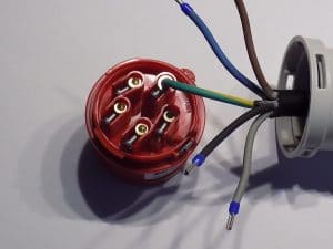 Conectar enchufe CEE ⚡(INSTRUCCIONES paso a paso) 🔎