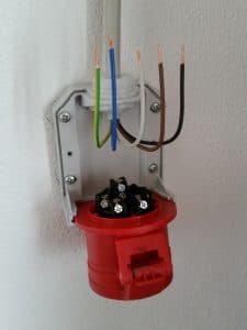 Conexión eléctrica ⚡Cómo conectar una toma de corriente🔎 Conexión eléctrica ⚡Cómo conectar una toma de corriente🔎