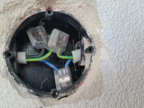 Cable de alimentación perforado: ¿cómo arreglarlo usted mismo? DIRECCIONES Cable de alimentación perforado: ¿cómo arreglarlo usted mismo? DIRECCIONES