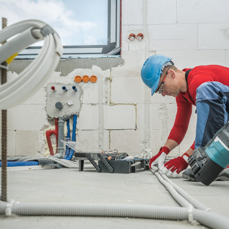 Instalación eléctrica en piso crudo