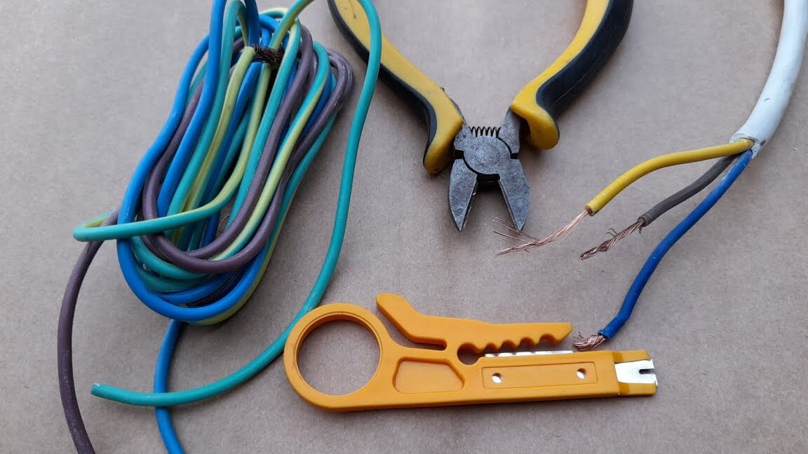 Pelar el cable⚡ Pelar el cable⚡ así funciona🔎 Trabajando con Wire - SparkFun Aprendizaje