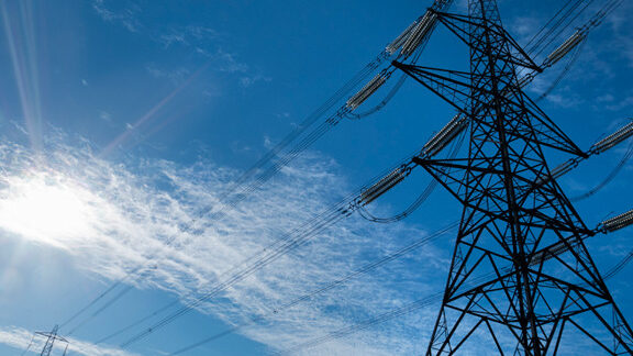 Torre de transmisión eléctrica: tipos, diseño y piezas ¿Qué es un pilón?